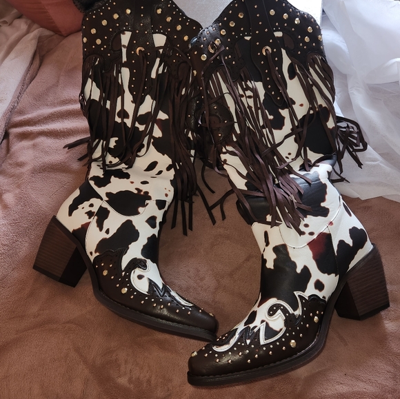 WetKiss Cowboy - Picture 2 of 6